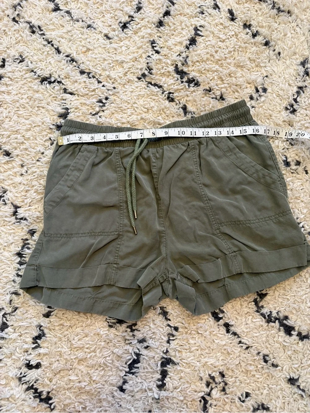 Universal Thread Olive Green Drawstring Shorts Woman size M - Picture 1 of 6